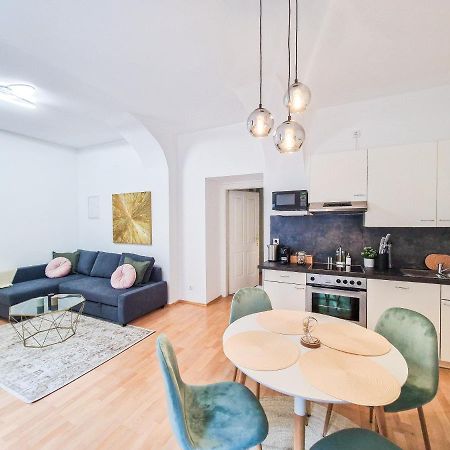 Feelhome - Design Apartment Fur 4 Gaste - Smart Tv - Naschmarkt Vienna Luaran gambar