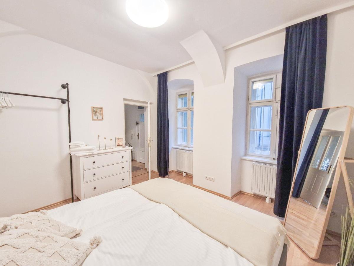 Feelhome - Design Apartment Fur 4 Gaste - Smart Tv - Naschmarkt Vienna Luaran gambar